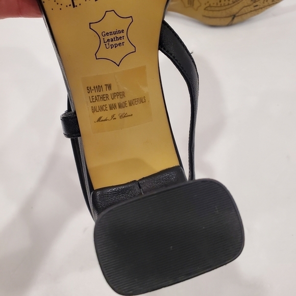 NEW Bella Vita Zariah Strappy Slingback Sandal Black - Picture 6 of 6